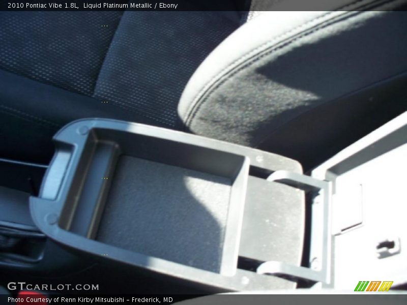 Liquid Platinum Metallic / Ebony 2010 Pontiac Vibe 1.8L