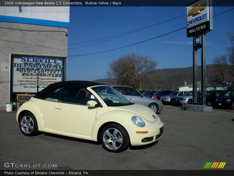 Mellow Yellow / Black 2006 Volkswagen New Beetle 2.5 Convertible
