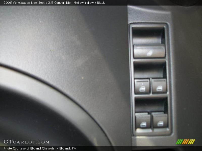Mellow Yellow / Black 2006 Volkswagen New Beetle 2.5 Convertible