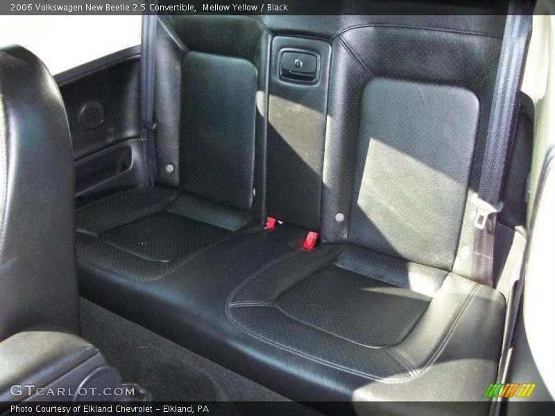 Mellow Yellow / Black 2006 Volkswagen New Beetle 2.5 Convertible