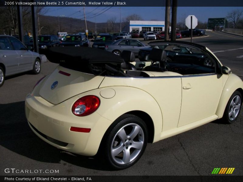 Mellow Yellow / Black 2006 Volkswagen New Beetle 2.5 Convertible