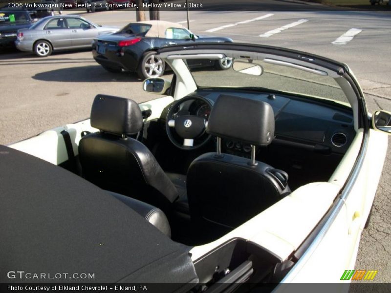 Mellow Yellow / Black 2006 Volkswagen New Beetle 2.5 Convertible