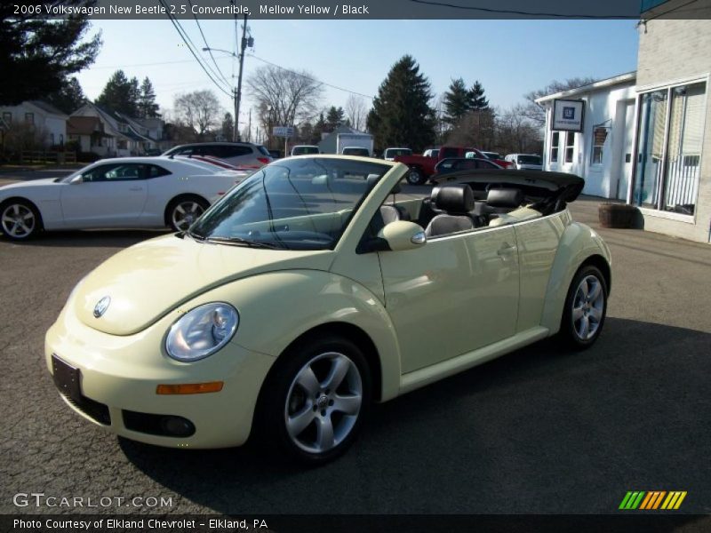 Mellow Yellow / Black 2006 Volkswagen New Beetle 2.5 Convertible