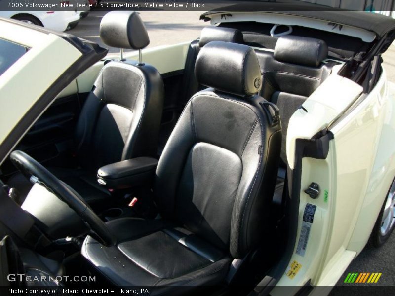 Mellow Yellow / Black 2006 Volkswagen New Beetle 2.5 Convertible