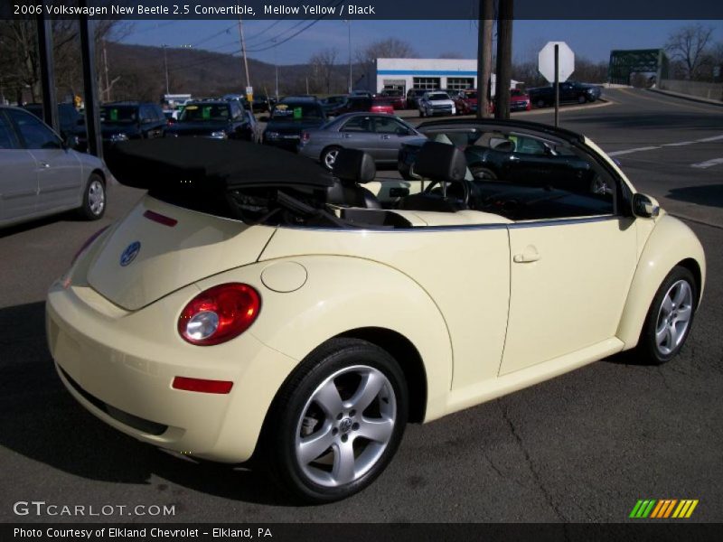 Mellow Yellow / Black 2006 Volkswagen New Beetle 2.5 Convertible