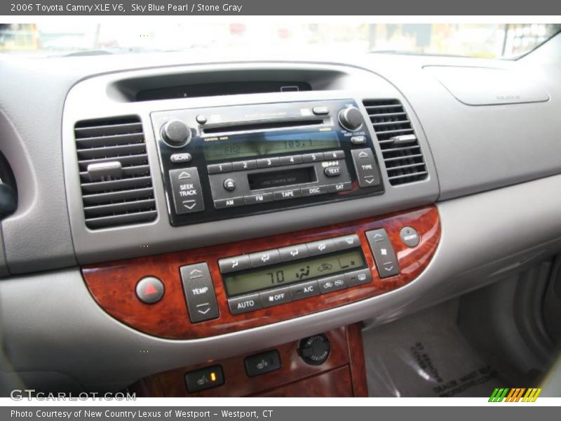 Controls of 2006 Camry XLE V6