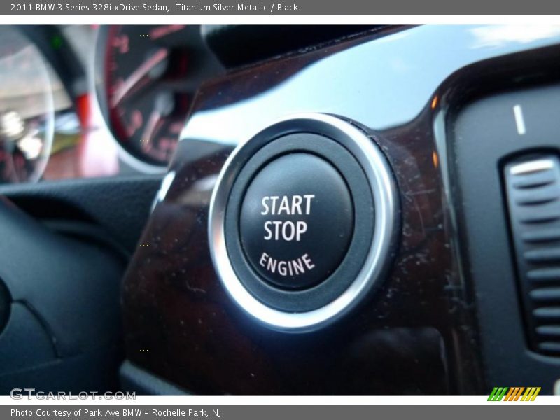 Controls of 2011 3 Series 328i xDrive Sedan