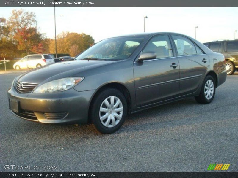 Phantom Gray Pearl / Gray 2005 Toyota Camry LE