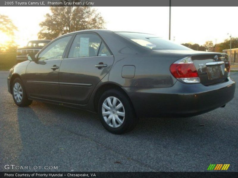 Phantom Gray Pearl / Gray 2005 Toyota Camry LE