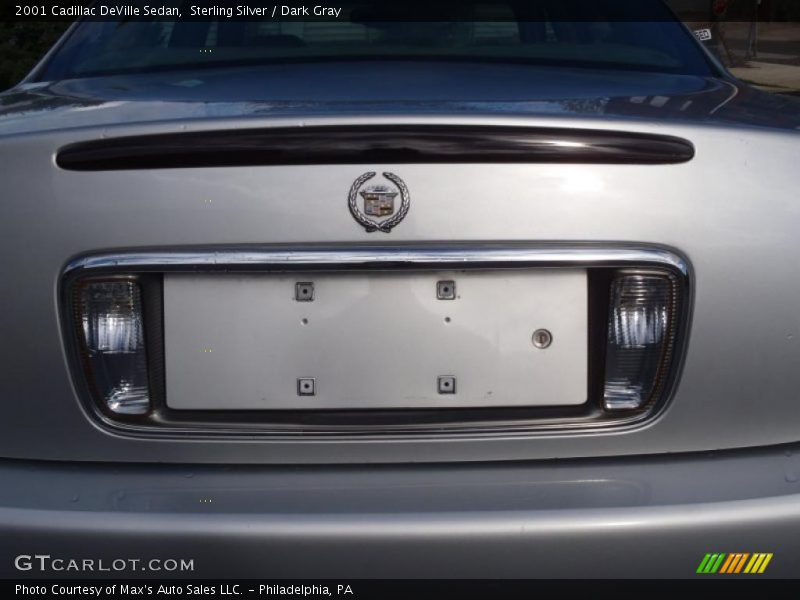 Sterling Silver / Dark Gray 2001 Cadillac DeVille Sedan