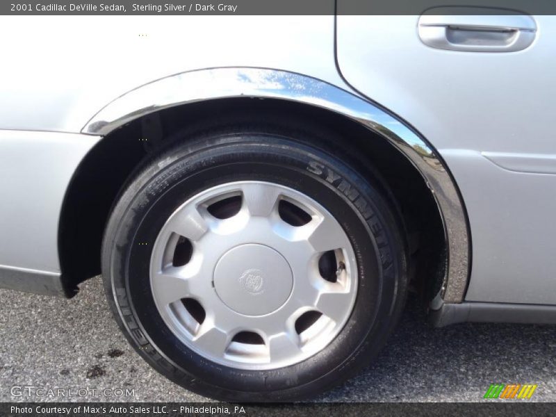 Sterling Silver / Dark Gray 2001 Cadillac DeVille Sedan