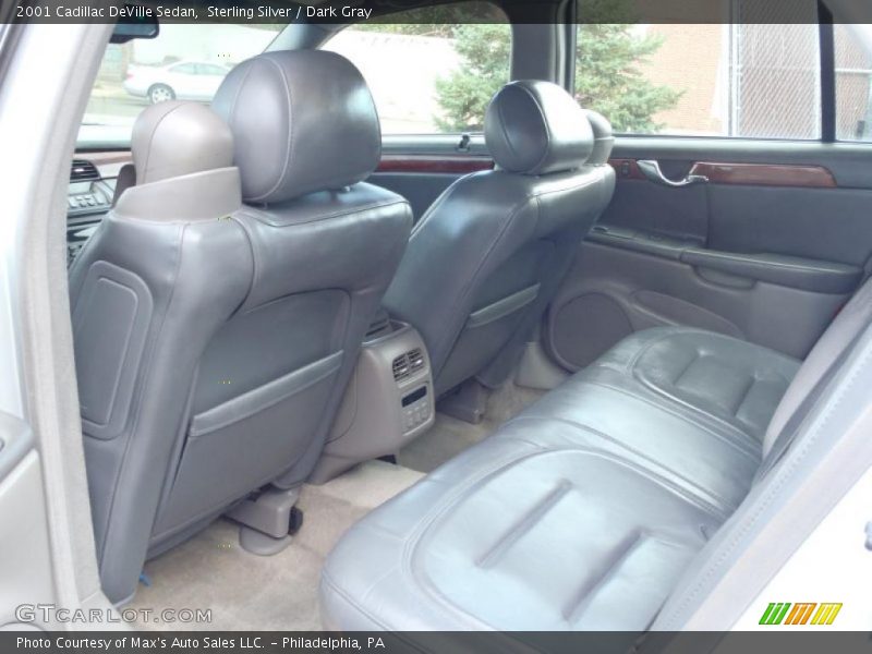 Sterling Silver / Dark Gray 2001 Cadillac DeVille Sedan