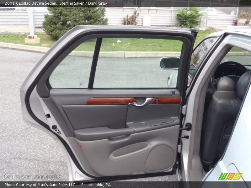 Sterling Silver / Dark Gray 2001 Cadillac DeVille Sedan