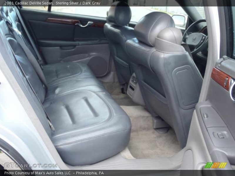 Sterling Silver / Dark Gray 2001 Cadillac DeVille Sedan