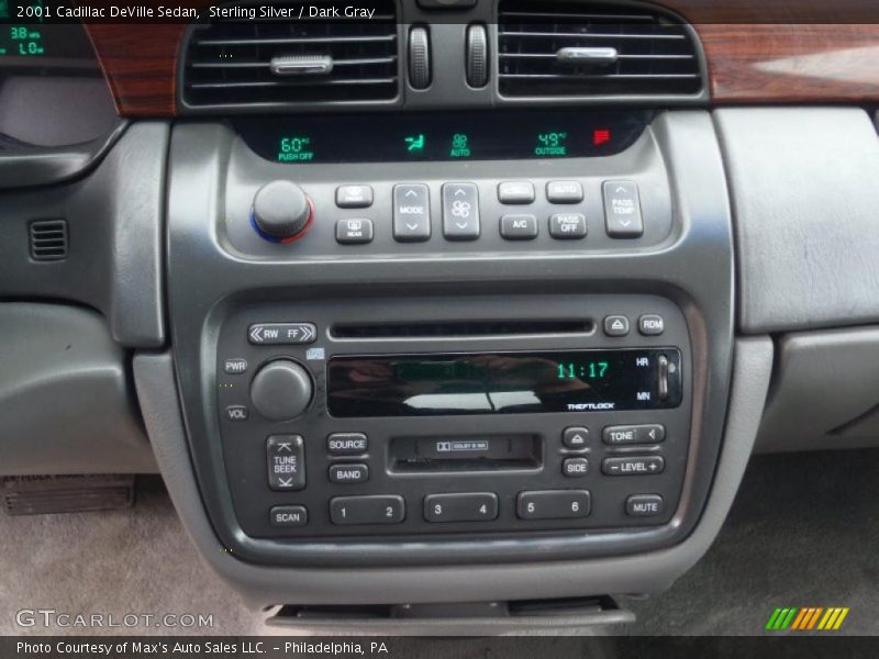 Sterling Silver / Dark Gray 2001 Cadillac DeVille Sedan