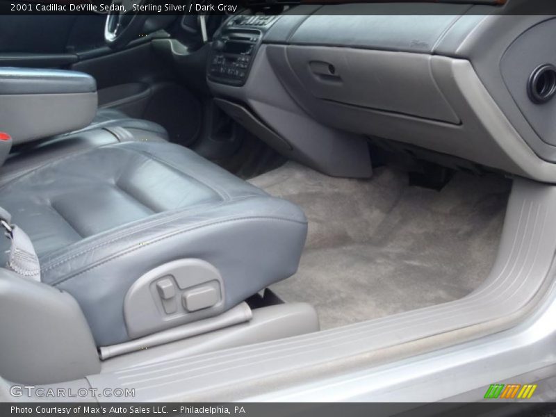 Sterling Silver / Dark Gray 2001 Cadillac DeVille Sedan