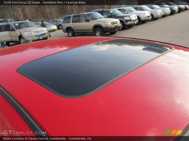Vermillion Red / Charcoal Black 2008 Ford Focus SE Sedan
