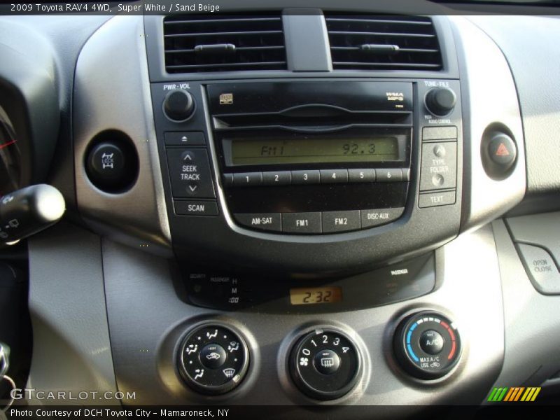 Super White / Sand Beige 2009 Toyota RAV4 4WD