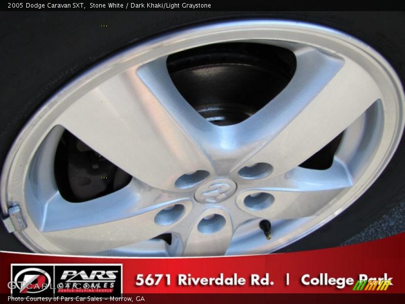 Stone White / Dark Khaki/Light Graystone 2005 Dodge Caravan SXT