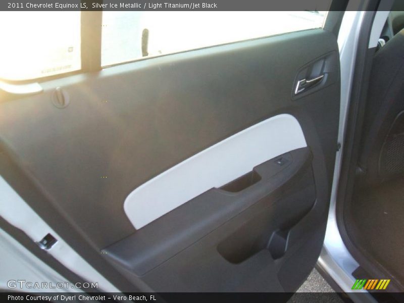 Silver Ice Metallic / Light Titanium/Jet Black 2011 Chevrolet Equinox LS