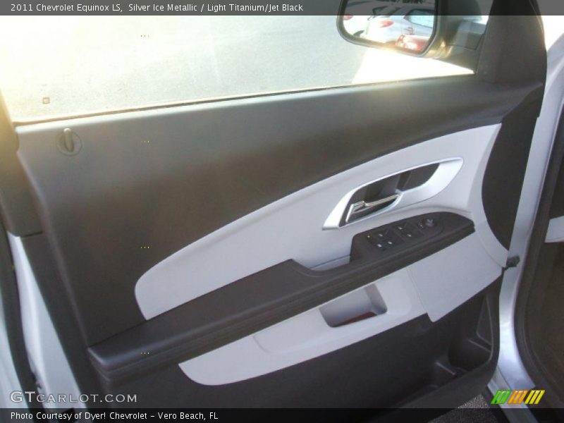 Silver Ice Metallic / Light Titanium/Jet Black 2011 Chevrolet Equinox LS