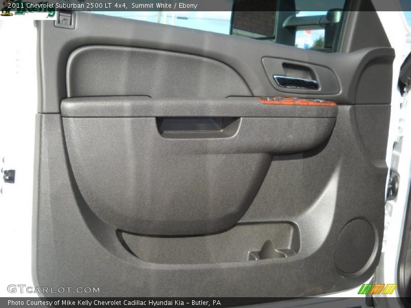 Summit White / Ebony 2011 Chevrolet Suburban 2500 LT 4x4