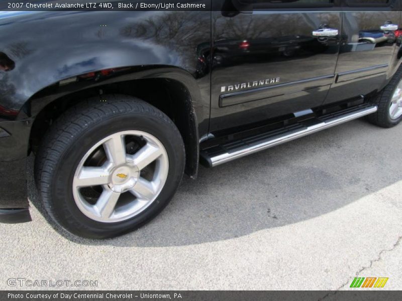 Black / Ebony/Light Cashmere 2007 Chevrolet Avalanche LTZ 4WD