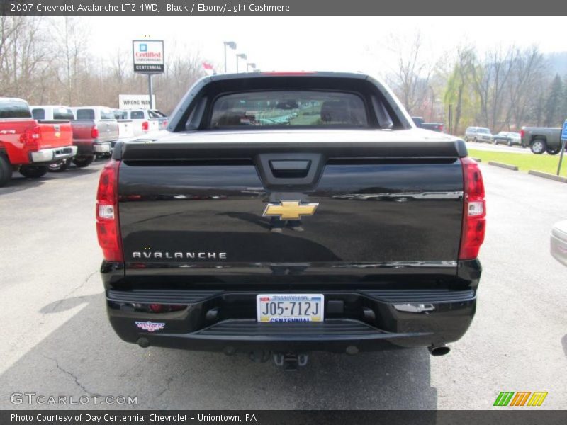 Black / Ebony/Light Cashmere 2007 Chevrolet Avalanche LTZ 4WD