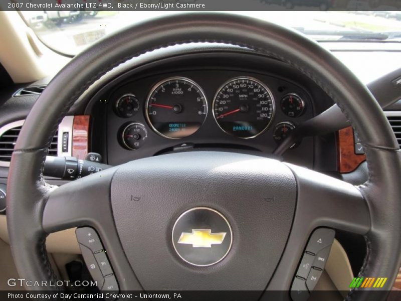  2007 Avalanche LTZ 4WD Steering Wheel