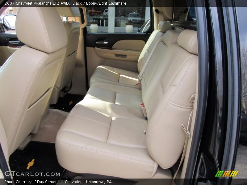  2007 Avalanche LTZ 4WD Ebony/Light Cashmere Interior