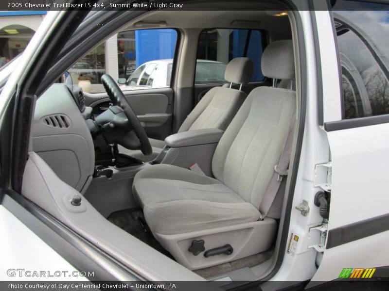 Summit White / Light Gray 2005 Chevrolet TrailBlazer LS 4x4
