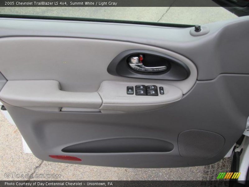 Summit White / Light Gray 2005 Chevrolet TrailBlazer LS 4x4
