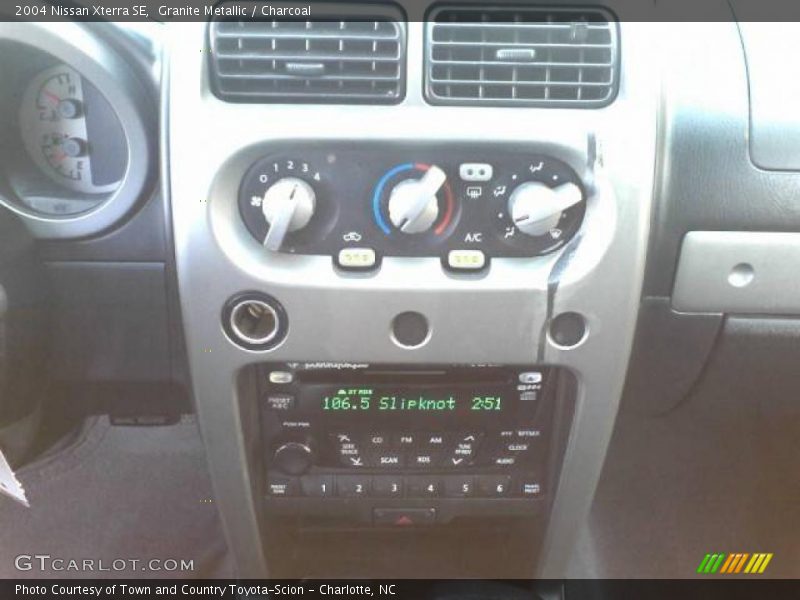 Granite Metallic / Charcoal 2004 Nissan Xterra SE