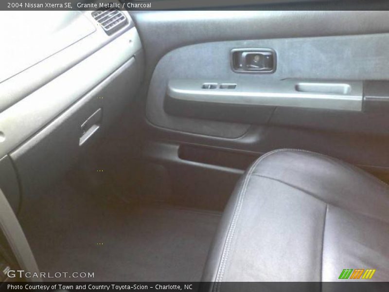 Granite Metallic / Charcoal 2004 Nissan Xterra SE