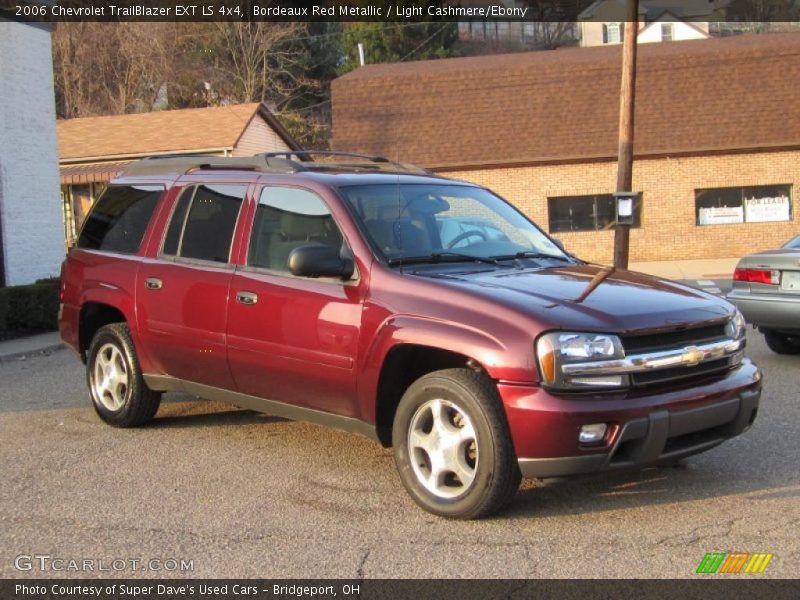 Front 3/4 View of 2006 TrailBlazer EXT LS 4x4