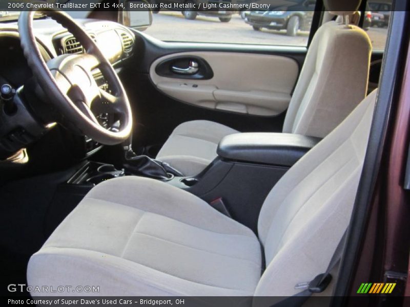  2006 TrailBlazer EXT LS 4x4 Light Cashmere/Ebony Interior