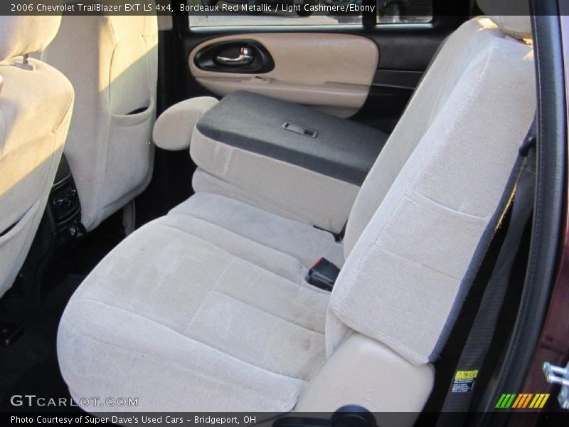  2006 TrailBlazer EXT LS 4x4 Light Cashmere/Ebony Interior