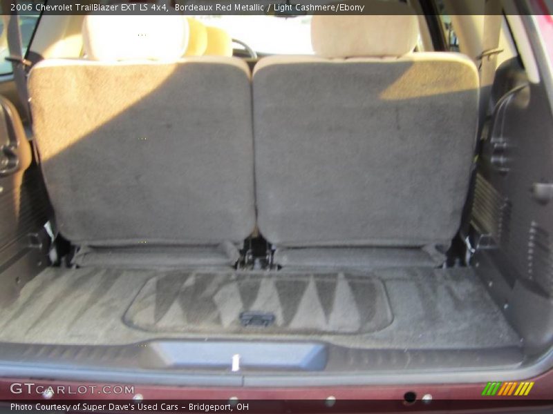 Bordeaux Red Metallic / Light Cashmere/Ebony 2006 Chevrolet TrailBlazer EXT LS 4x4