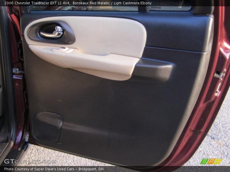 Door Panel of 2006 TrailBlazer EXT LS 4x4