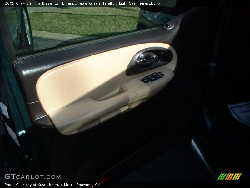 Emerald Jewel Green Metallic / Light Cashmere/Ebony 2005 Chevrolet TrailBlazer LS