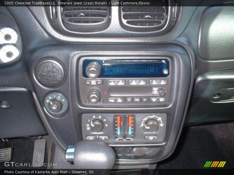 Emerald Jewel Green Metallic / Light Cashmere/Ebony 2005 Chevrolet TrailBlazer LS