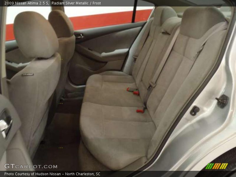 Radiant Silver Metallic / Frost 2009 Nissan Altima 2.5 S