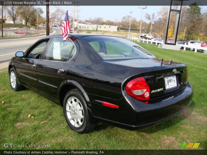 Super Black / Black 2000 Nissan Maxima SE
