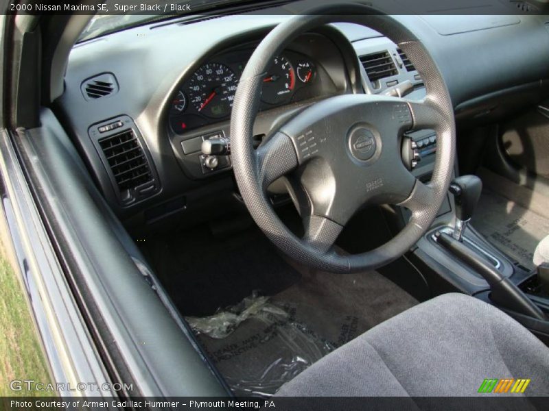 Super Black / Black 2000 Nissan Maxima SE