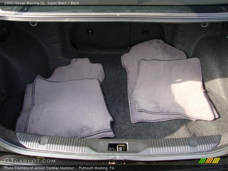 Super Black / Black 2000 Nissan Maxima SE