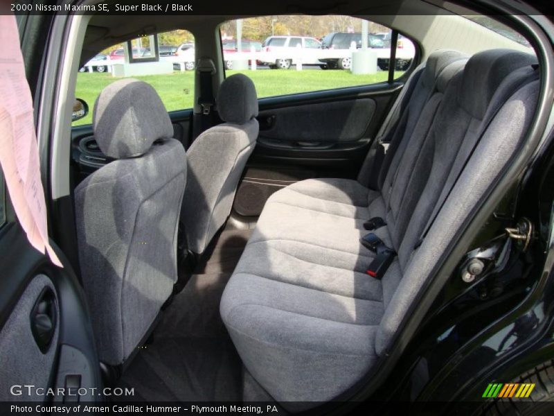 Super Black / Black 2000 Nissan Maxima SE