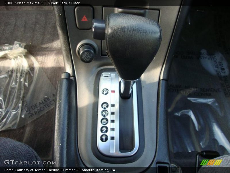 Super Black / Black 2000 Nissan Maxima SE