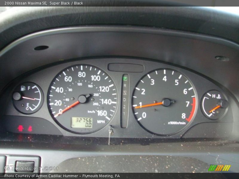 Super Black / Black 2000 Nissan Maxima SE