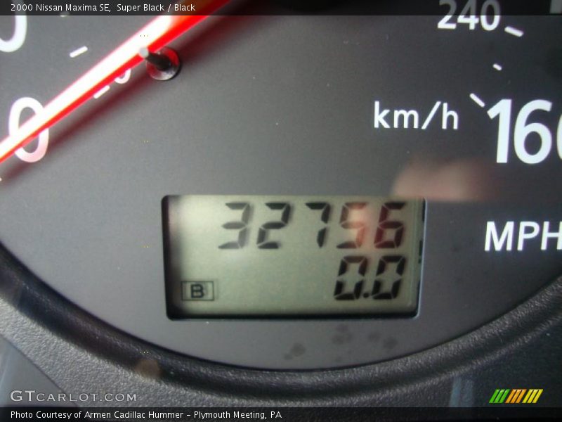 Super Black / Black 2000 Nissan Maxima SE