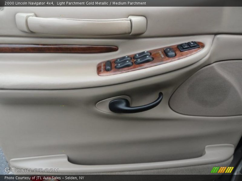 Light Parchment Gold Metallic / Medium Parchment 2000 Lincoln Navigator 4x4